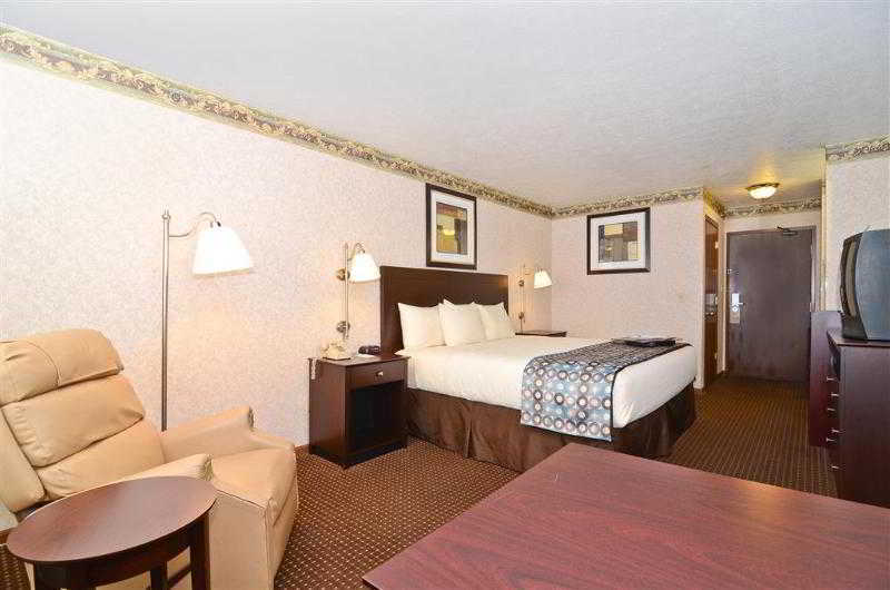 Baymont By Wyndham Danville Il Exterior foto